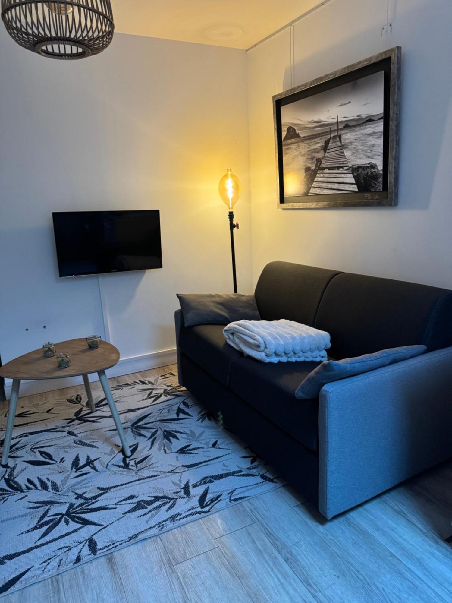 Appartement Cosy Face A La Basilique Saint Remi Reims Buitenkant foto